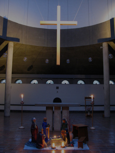 Epiphany Crib beneath the Cross 2024