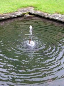 Natural fountain in the garth courtyard