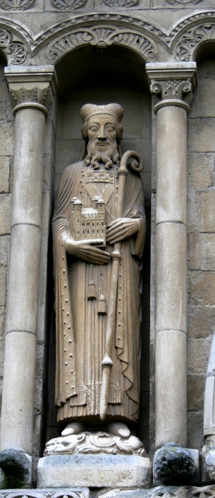 Statue of Blessed Gundulf on the West Front of Rochester Cathedral